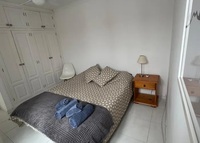 Casa Con Terraza En La Plazuela דירה ארסיפה