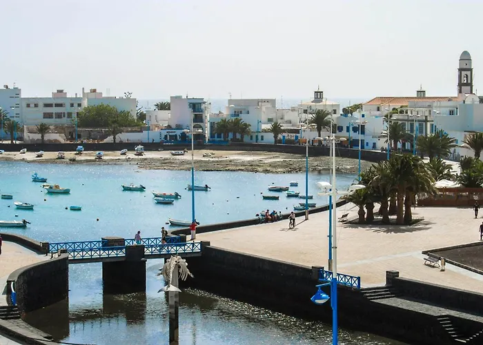 Casa Con Terraza En La Plazuela